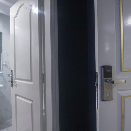 Dreamwhite Hotel Дубай Екстериор снимка